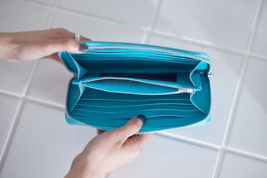 Quiet leather long wallet/turquoise[SAMPLE SALE]
