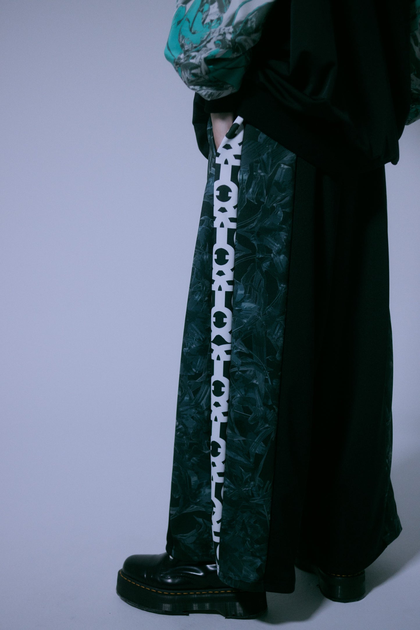 [ Obsidian ] track pants