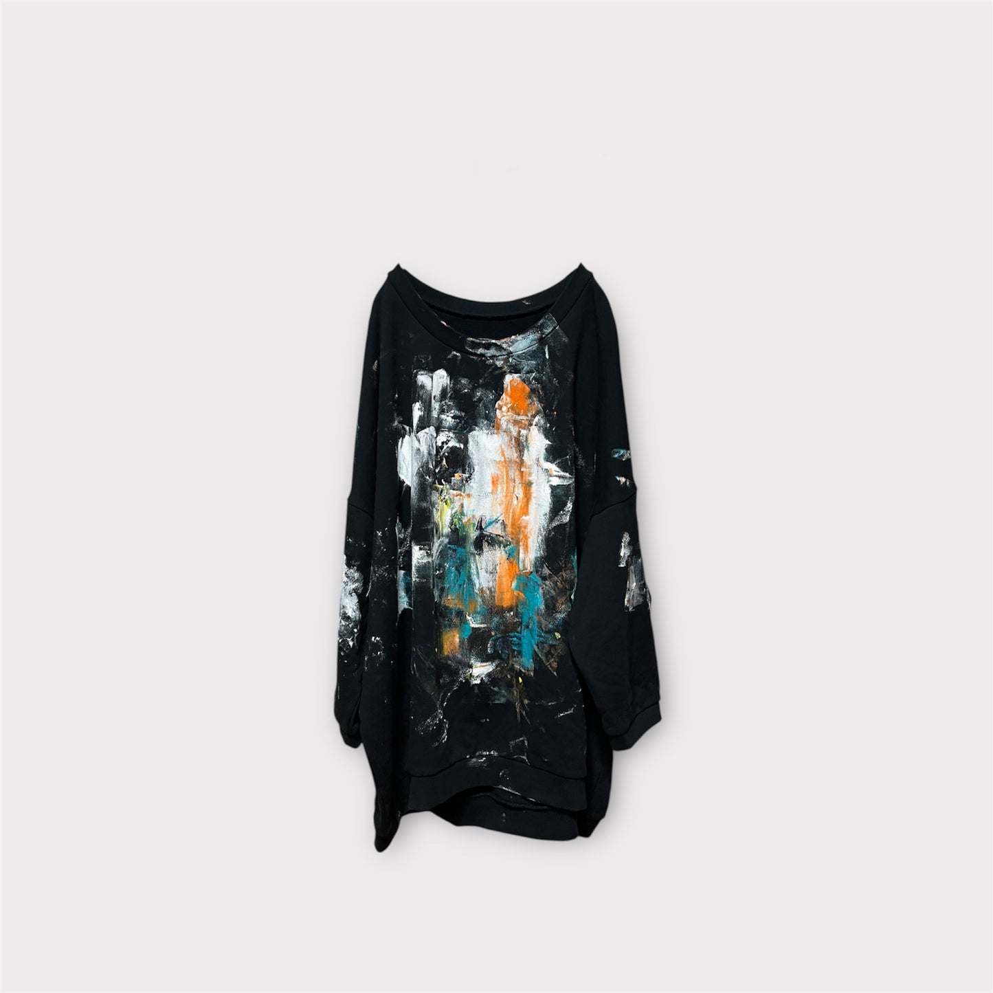 Aggressive over size pullover