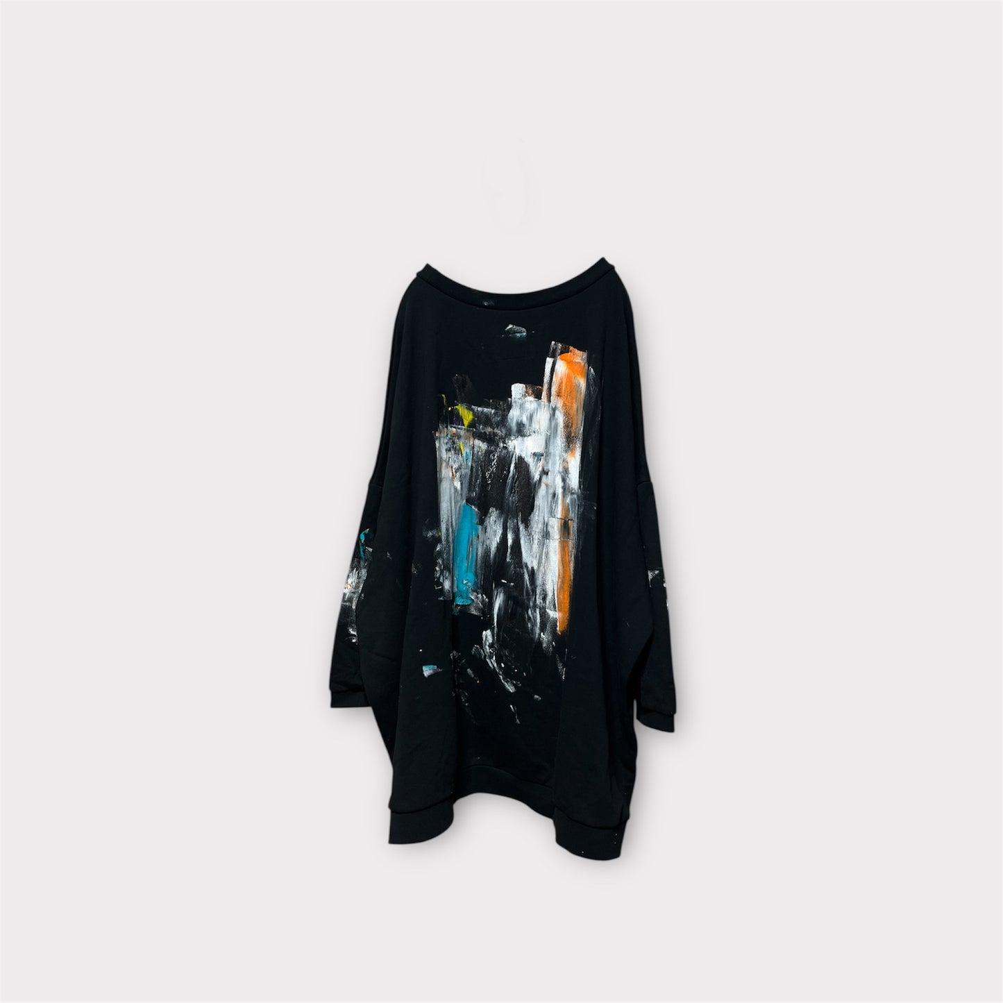 Aggressive over size pullover