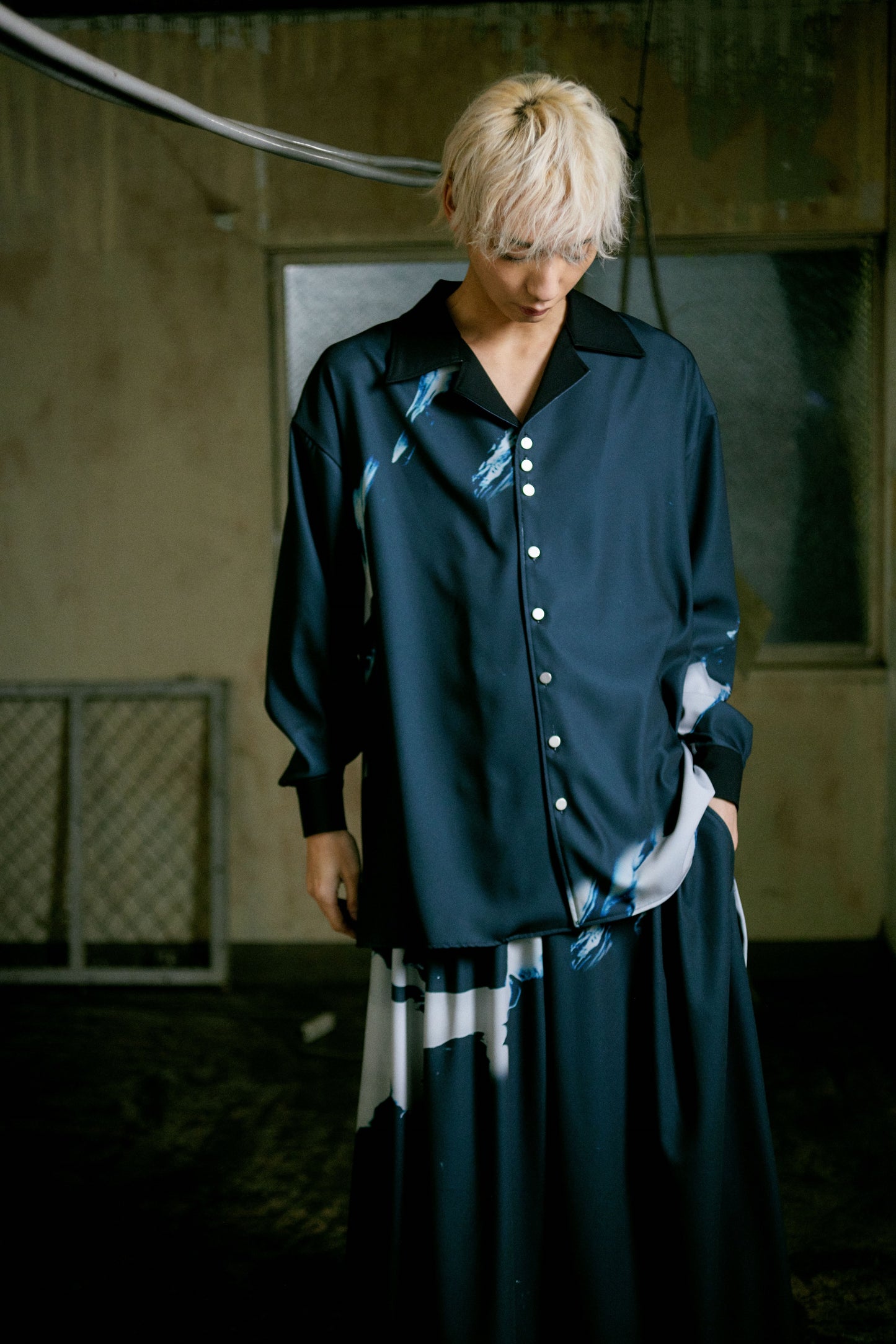 Stony paint open collar shirt / Onyx